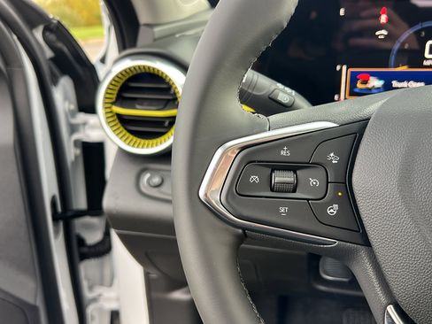 New 2026 Chevrolet Trax ACTIV w/ Sunroof Package image 32