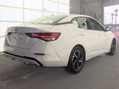 Used 2024 Nissan Sentra SV FWD image 2