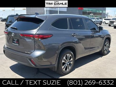 Used 2023 Toyota Highlander XLE AWD/4WD image 11