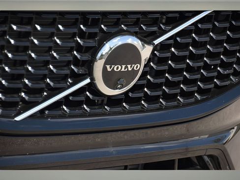 Certified 2024 Volvo XC60 T8 Plus w/ Protection Package Premier image 9