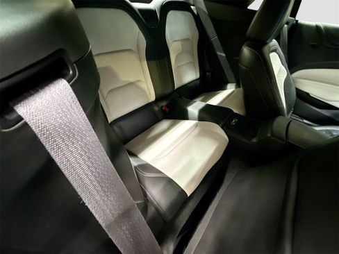 Used 2016 Chevrolet Camaro SS image 28