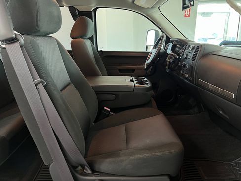 Used 2011 Chevrolet Silverado 2500 LT w/ Interior Plus Package AWD/4WD image 23