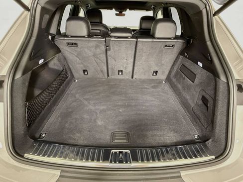 Certified 2024 Porsche Cayenne AWD/4WD image 27
