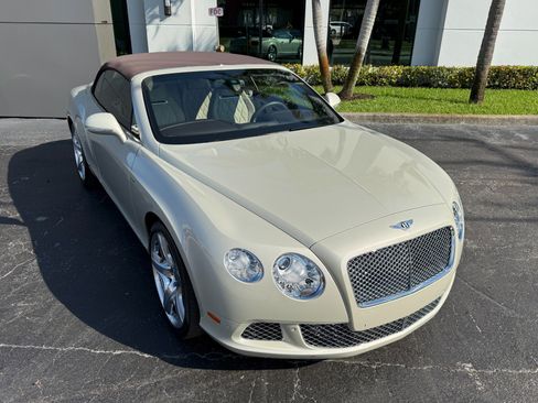 Used 2015 Bentley Continental GT image 6