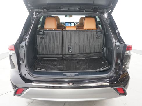 Used 2022 Toyota Highlander Platinum image 20