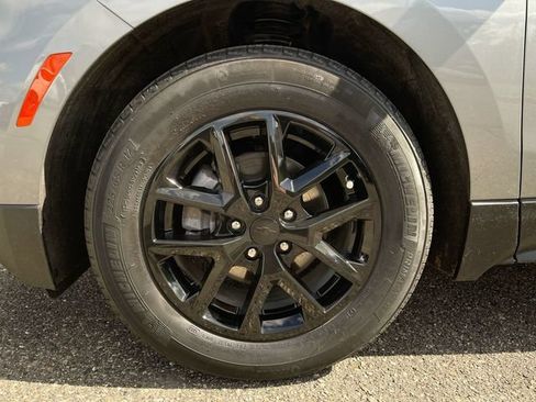 Used 2024 Chevrolet Equinox LT w/ LPO, Floor Liner Package FWD image 32