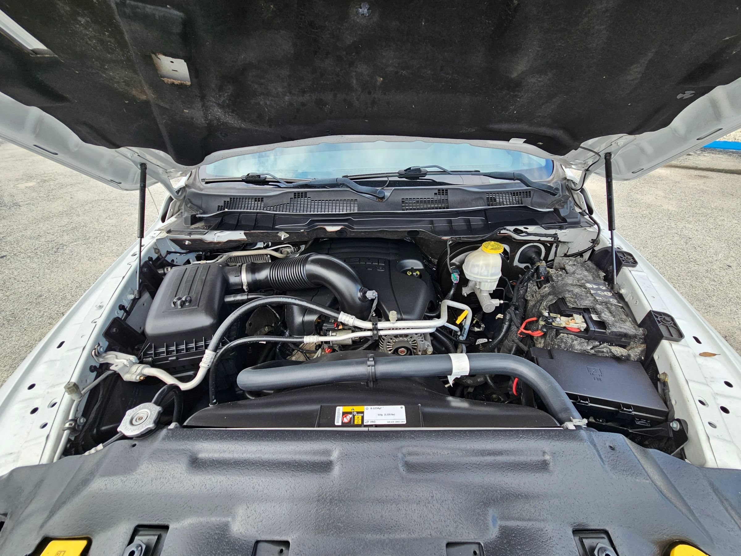 Used 2018 RAM 1500 Classic SLT AWD/4WD image 16