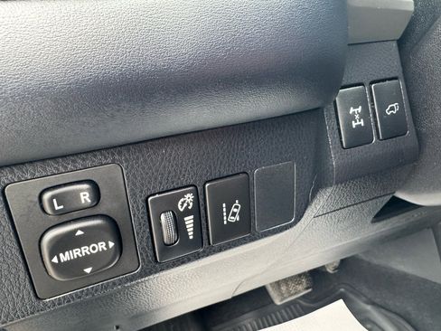 Used 2018 Toyota RAV4 XLE image 16