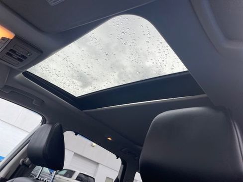 Used 2021 Nissan Rogue SV w/ Premium Package image 16