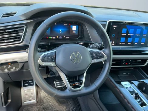 Used 2024 Volkswagen Atlas Peak Edition SEL AWD/4WD image 13