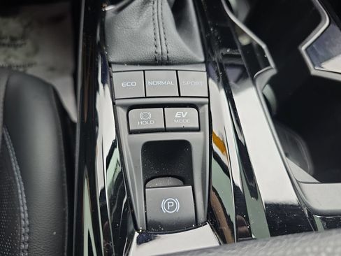Used 2025 Toyota Camry XSE FWD image 27