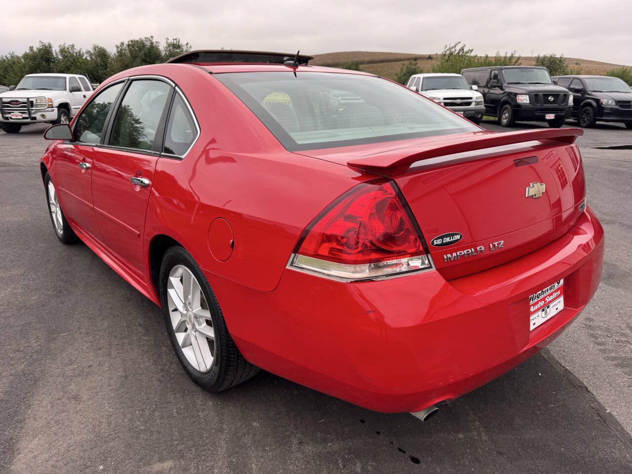 Used 2012 Chevrolet Impala LTZ FWD image 4