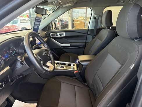 Used 2023 Ford Explorer XLT AWD/4WD image 13