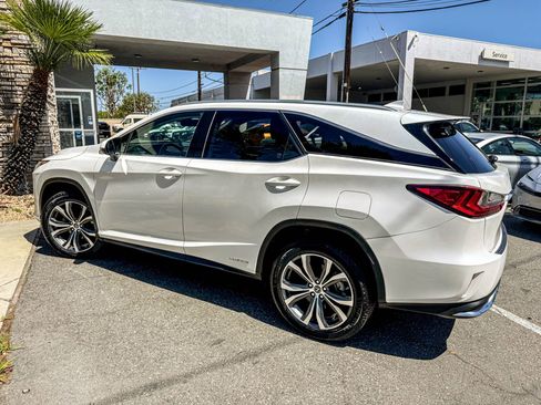 Used 2019 Lexus RX 450hL Premium w/ Premium Package AWD/4WD image 4