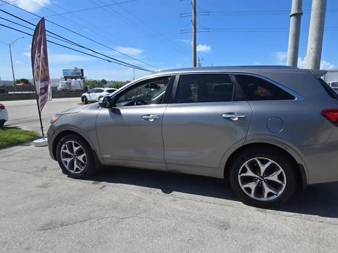 Used 2019 Kia Sorento SX AWD/4WD image 4