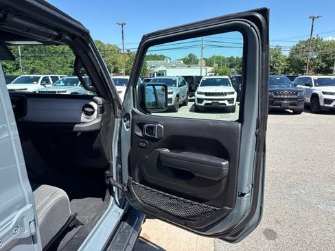 Certified 2024 Jeep Wrangler Unlimited w/ Convenience Group AWD/4WD image 13