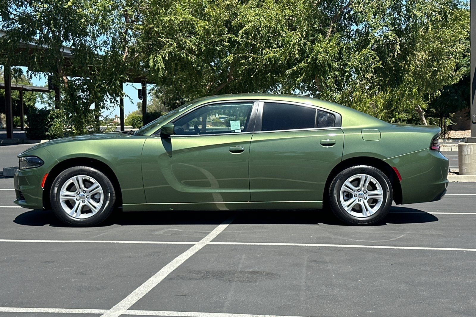 Used 2022 Dodge Charger SXT RWD image 14