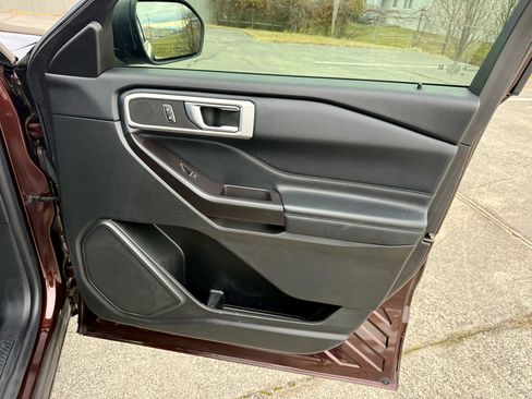 Used 2020 Ford Explorer XLT w/ Equipment Group 202A image 37