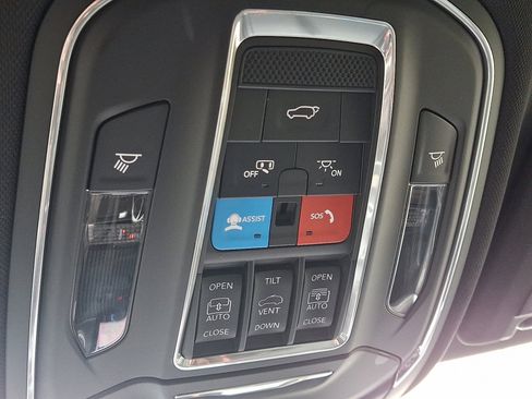 Used 2024 Jeep Grand Cherokee Limited 4xe AWD/4WD image 31