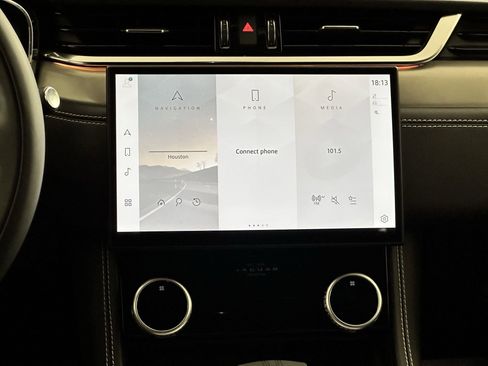 Used 2026 Jaguar F-PACE R-Dynamic S image 22