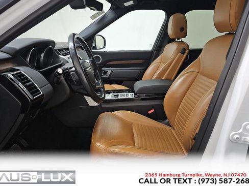 Used 2017 Land Rover Discovery HSE image 4