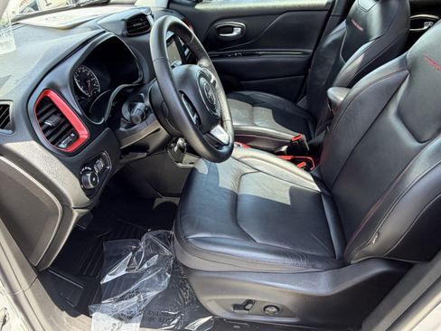 Used 2018 Jeep Renegade Trailhawk AWD/4WD image 27