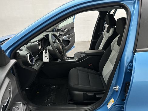 New 2026 Chevrolet Trax LS w/ LS Convenience Package FWD image 17