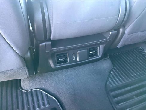 Used 2024 Chevrolet Silverado 1500 LT image 28