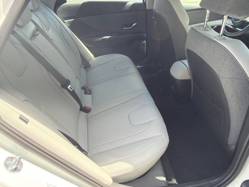 New 2026 Hyundai Elantra Limited FWD image 16