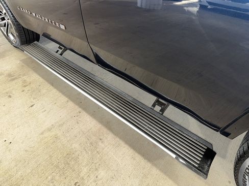 Used 2023 Jeep Grand Wagoneer Series III image 39