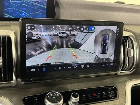 Used 2025 Ford Expedition Platinum w/ Driver's Package image 17