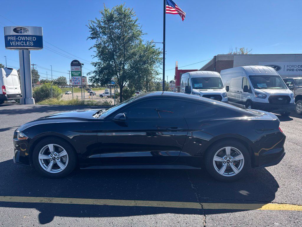 Used 2020 Ford Mustang Coupe RWD image 8