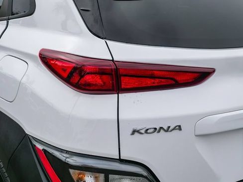 Certified 2022 Hyundai Kona SEL AWD/4WD image 8