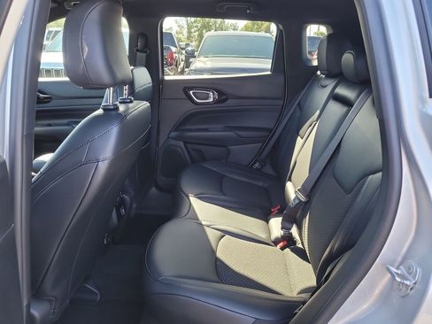 New 2026 Jeep Compass Latitude image 11