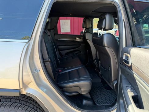 Used 2014 Jeep Grand Cherokee Limited AWD/4WD image 16