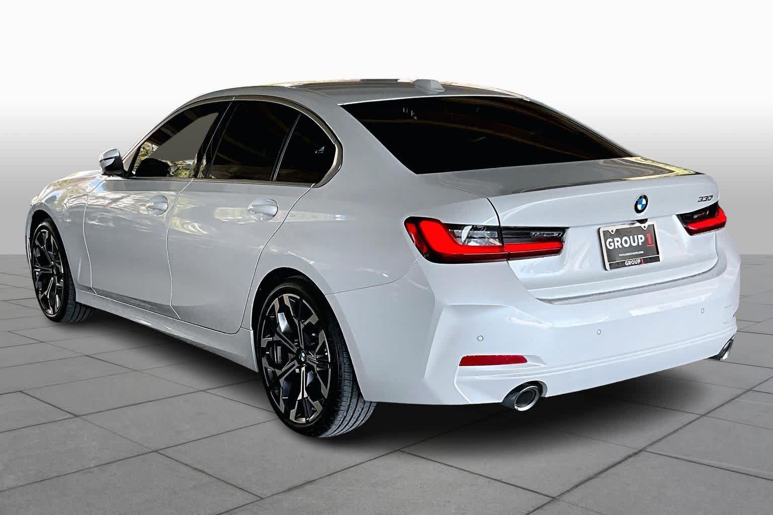 Used 2025 BMW 330i Sedan w/ Premium Package RWD image 7