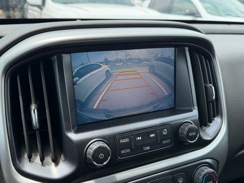 Used 2017 Chevrolet Colorado LT w/ Safety Package RWD image 23