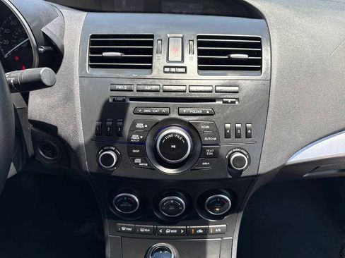 Used 2013 MAZDA MAZDA3 i Touring FWD image 10