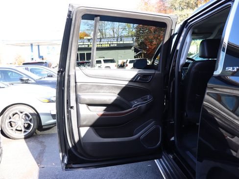 Used 2017 GMC Yukon XL SLT image 28