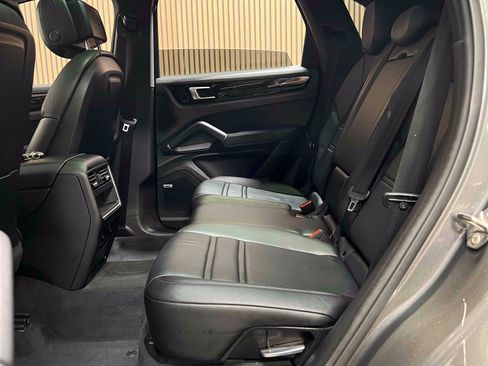 Used 2019 Porsche Cayenne S AWD/4WD image 38