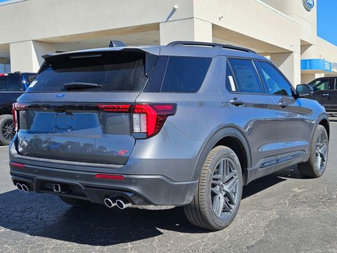 New 2026 Ford Explorer ST image 5