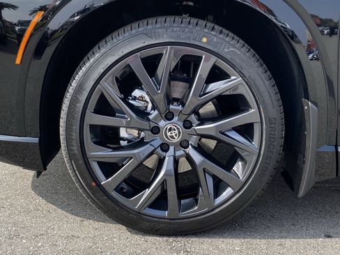 New 2026 Toyota Crown Signia image 5