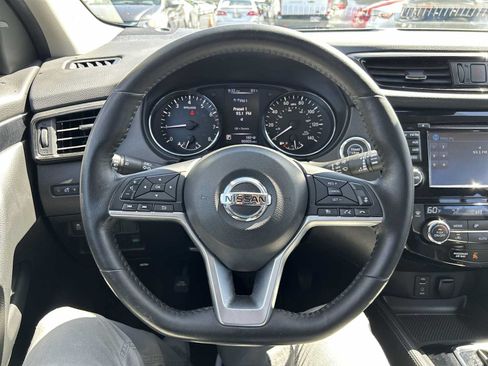 Used 2017 Nissan Rogue Sport SL w/ SL Premium Package AWD/4WD image 11