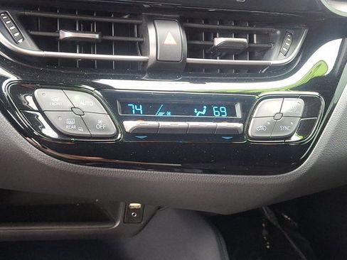 Used 2019 Toyota C-HR LE image 21