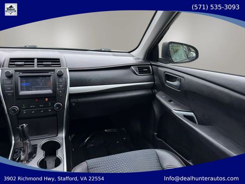 Used 2015 Toyota Camry SE FWD image 22