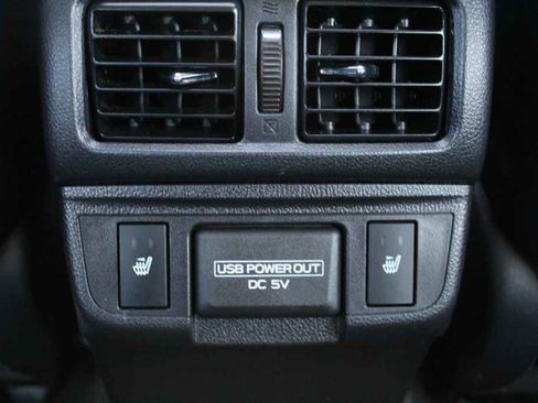 Used 2018 Subaru Outback 2.5i Limited image 32