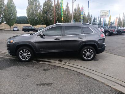 Used 2019 Jeep Cherokee Latitude Plus w/ Cold Weather Group