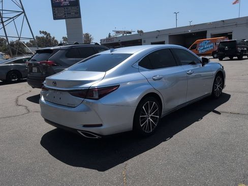 Used 2023 Lexus ES 350 w/ Premium Package FWD image 5
