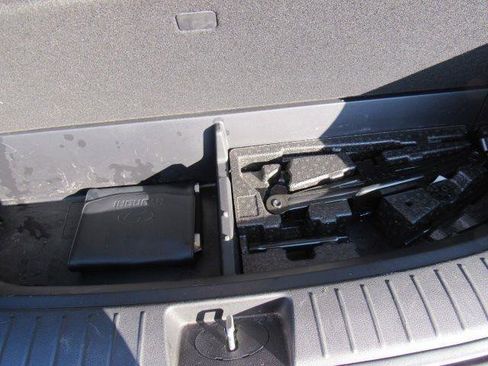 Used 2020 Hyundai Santa Fe SE image 28