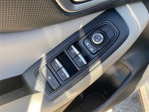 Used 2020 Subaru Forester Premium image 20